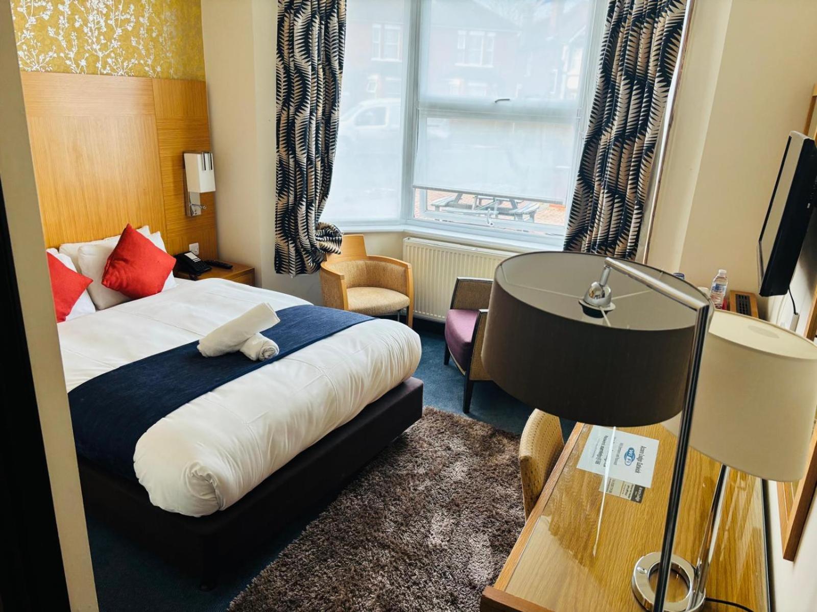 Hotel Acorn Gatwick & Parking Horley
