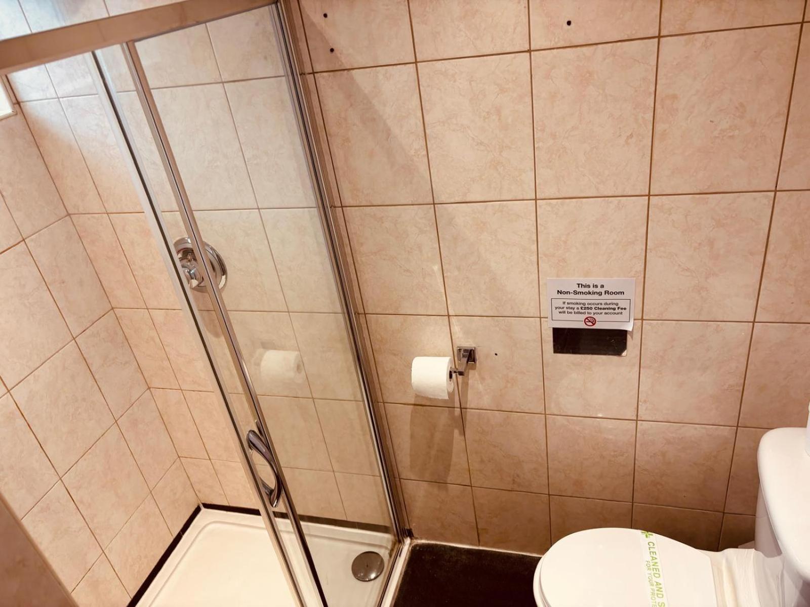 Hotel Acorn Gatwick & Parking 4*