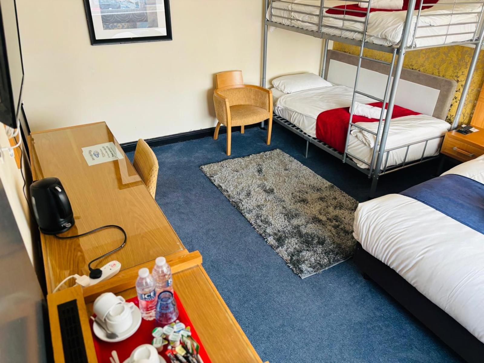 Acorn Gatwick & Parking 4* Horley